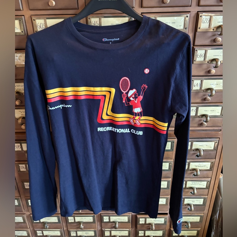 Champion - Picture 2 of 3